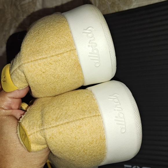 Allbirds wool runners yellow sneakers size 11 - Picture 2 of 5